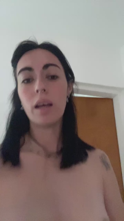 Brattyshani live cam on Cam4