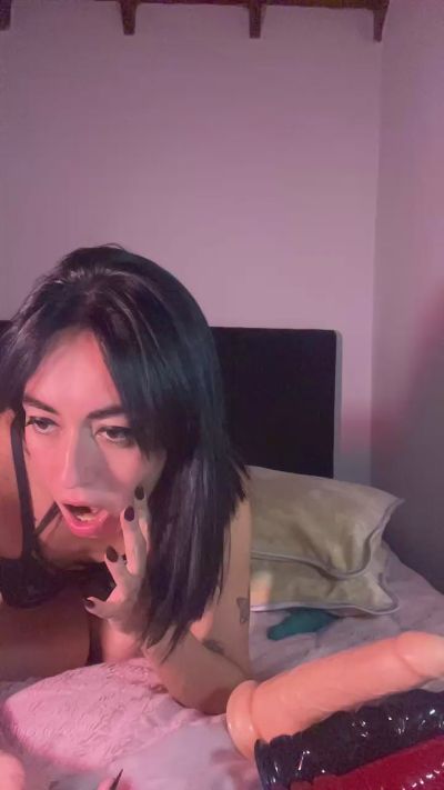 Brattyshani live cam on Cam4