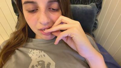 BreanaHelmle live cam on Cam4