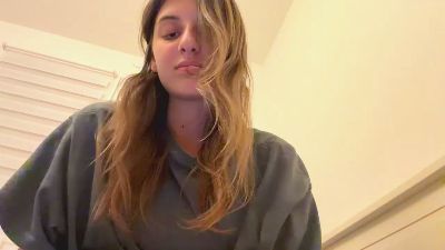 BreanaHelmle live cam on Cam4
