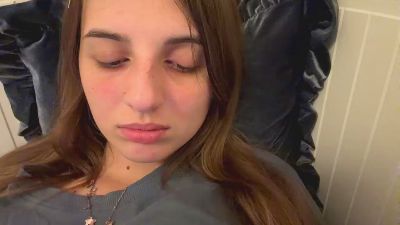 BreanaHelmle live cam on Cam4