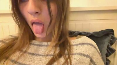 BreanaHelmle live cam on Cam4