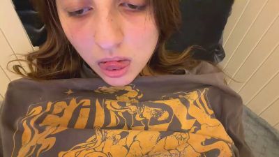 BreanaHelmle live cam on Cam4