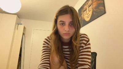 BreanaHelmle live cam on Cam4