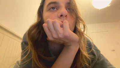 BreanaHelmle live cam on Cam4