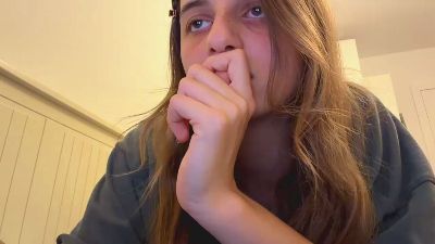 BreanaHelmle live cam on Cam4