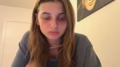 BreanaHelmle live cam on Cam4