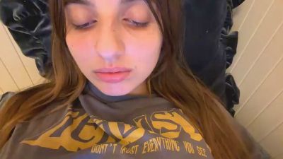 BreanaHelmle live cam on Cam4