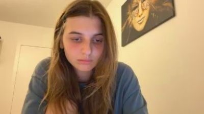 BreanaHelmle live cam on Cam4