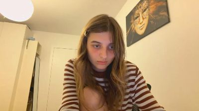 BreanaHelmle live cam on Cam4