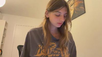 BreanaHelmle live cam on Cam4