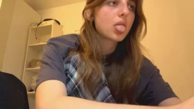 BreanaHelmle live cam on Cam4