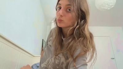 BreanaHelmle live cam on Cam4
