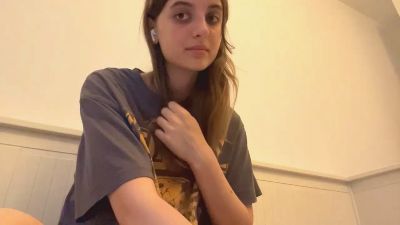 BreanaHelmle live cam on Cam4