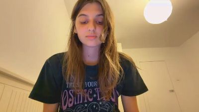 BreanaHelmle live cam on Cam4