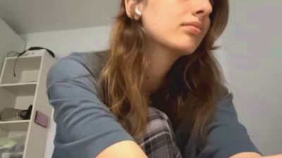 BreanaHelmle live cam on Cam4