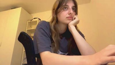 BreanaHelmle live cam on Cam4
