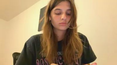 BreanaHelmle live cam on Cam4