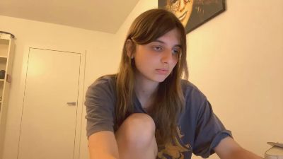 BreanaHelmle live cam on Cam4