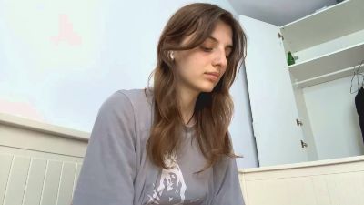 BreanaHelmle live cam on Cam4