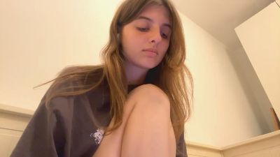 BreanaHelmle live cam on Cam4