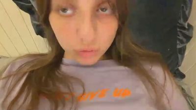 BreanaHelmle live cam on Cam4