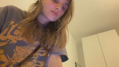 BreanaHelmle live cam on Cam4