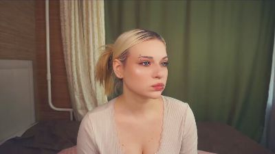BreanaMcintee live cam on Cam4