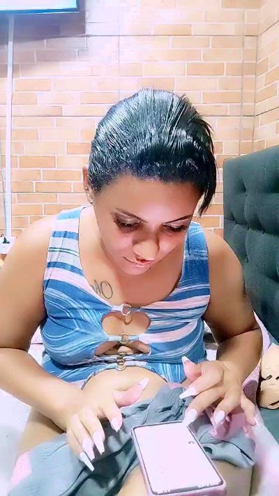 Brendasales live cam on Cam4