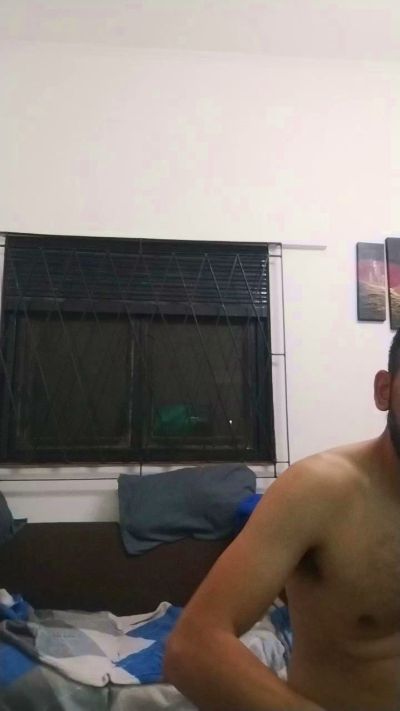 Brian1612 live cam on Cam4