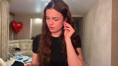 BrianaYearick live cam on Cam4