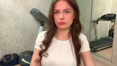 BrianaYearick live cam on Cam4