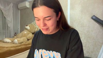 BrianaYearick live cam on Cam4