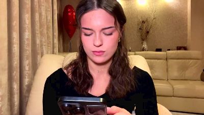 BrianaYearick live cam on Cam4