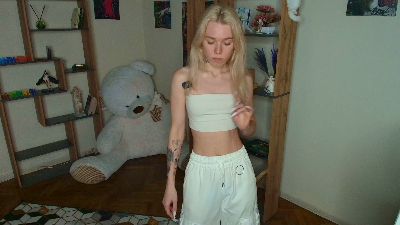 BriannaVert live cam on Cam4