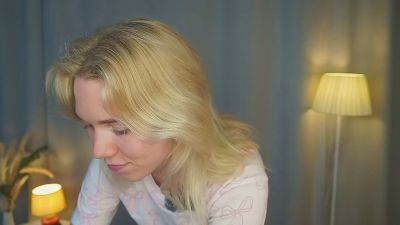 BriannaVert live cam on Cam4