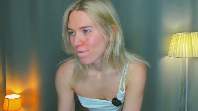 BriannaVert live cam on Cam4