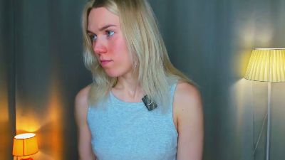 BriannaVert live cam on Cam4