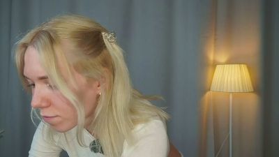 BriannaVert live cam on Cam4