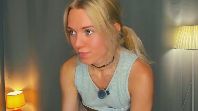 BriannaVert live cam on Cam4