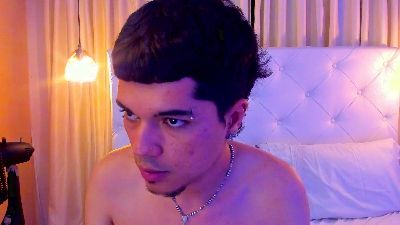 Briian__ live cam on Cam4