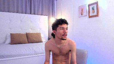 Briian__ live cam on Cam4