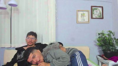 Briian__ live cam on Cam4