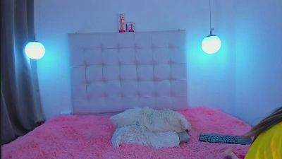 Britney_Moon26 live cam on Cam4