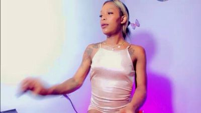 Britneyqueen777 live cam on Cam4