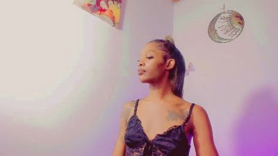 Britneyqueen777 live cam on Cam4