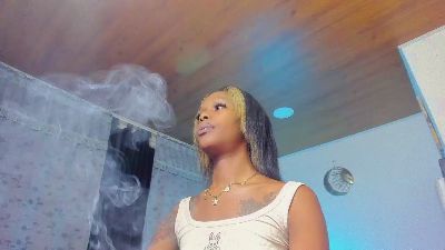 Britneyqueen777 live cam on Cam4