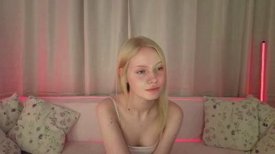 BrittMcgannon live cam on Cam4