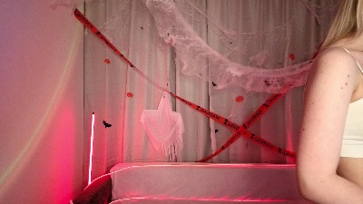 BrittMcgannon live cam on Cam4