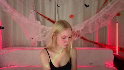 BrittMcgannon live cam on Cam4